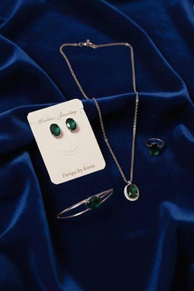 Emerald Green Pendant Jewellery Set